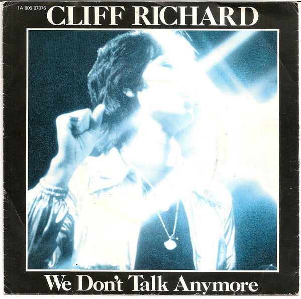 Cliff Richard - We Don't Talk Anymore 18279 (B) Vinyl Singles B-Keus (B)