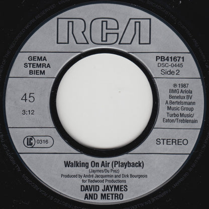 David Jaymes And Metro - Walking On Air 21804 Vinyl Singles Goede Staat