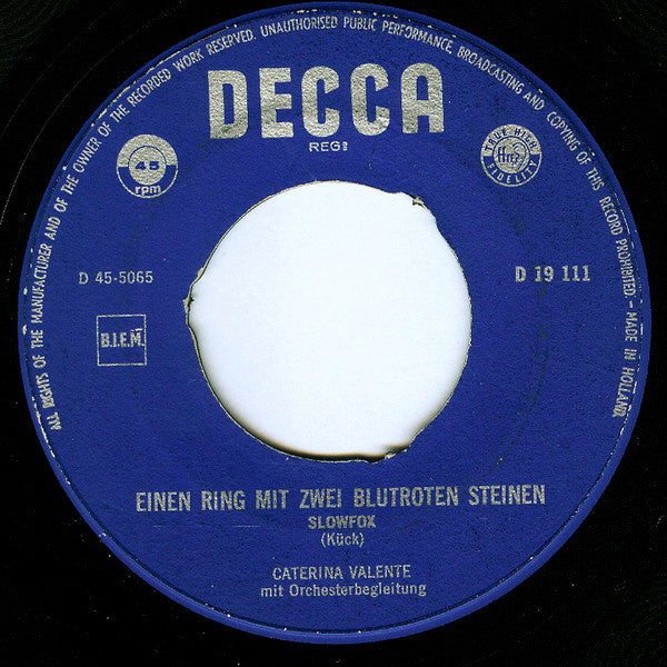 Caterina Valente - Einen Ring Mit Zwei Blutroten Steinen 07067 Vinyl Singles Goede Staat