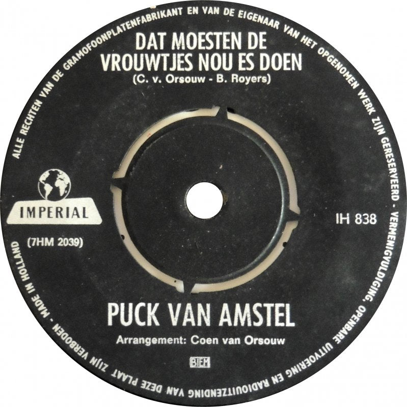 Puck van Amstel - Kus Me Hier Kus Me Daar 02375 Vinyl Singles Goede Staat